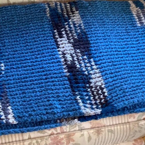 Handmade loom knit blue grey blanket/throw by my wife measures 60 x 40 - Picture 3 of 4